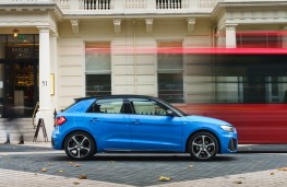 Audi A1 Sportback, side static